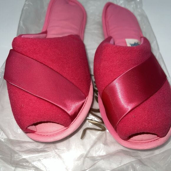 NIB 2 Pairs of Women’s VTG Madye’s Slippers w/Velvet-Satin Accent Green/Pink 7-8 - Picture 5 of 16
